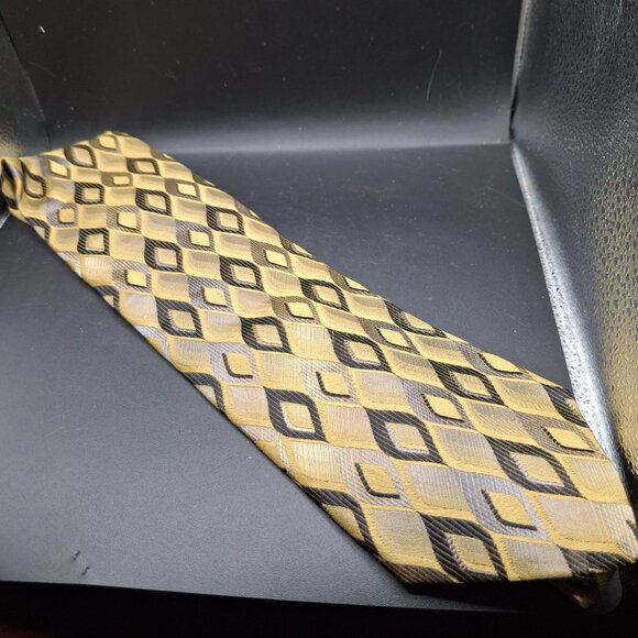 Fratelli Moda Italian Silk Tie Gold & Black Geometric Diamond Pattern - Picture 1 of 4